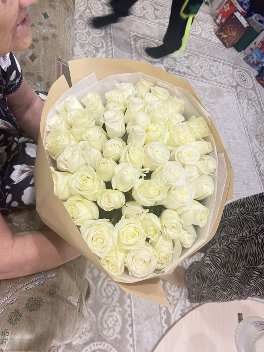 Букет из белых роз