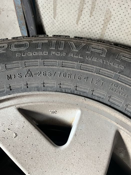Диски шины R16 титанки 265/70/16.