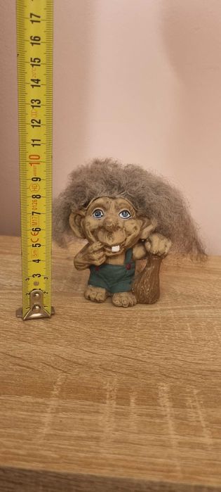 Troll statuette set