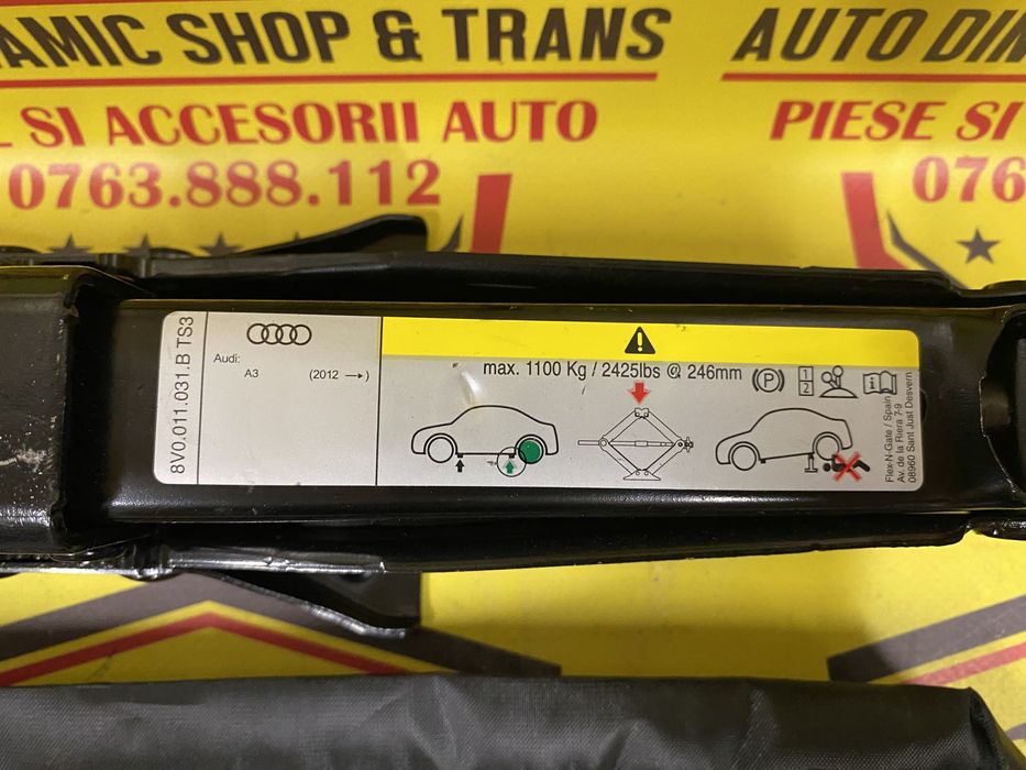 Cric auto OEM kit original Audi A3 cu coarba manivela husa