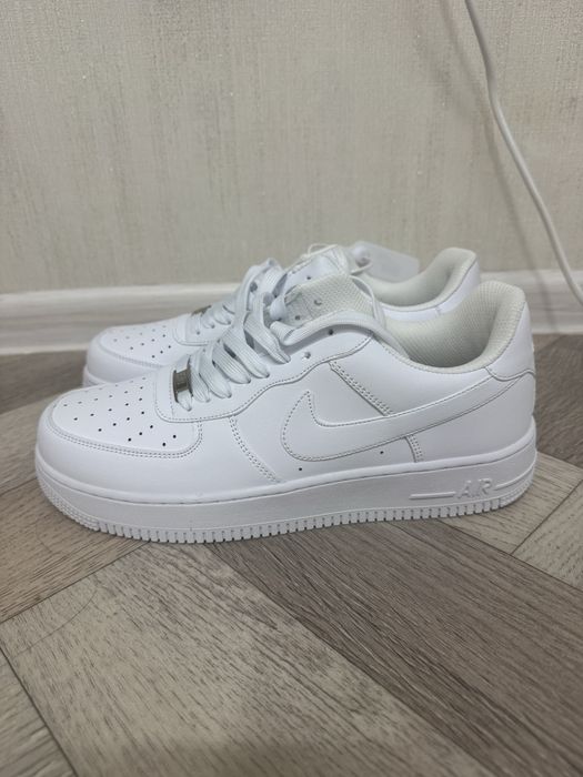 Продам новые air force кроссовки