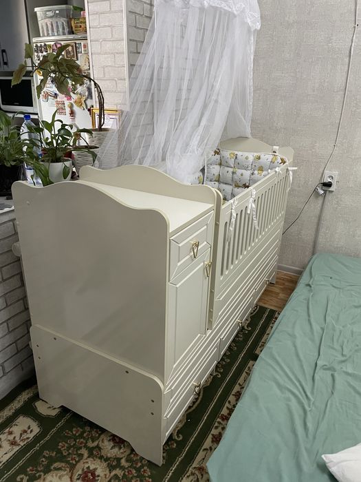 Продаётся детская кроватка