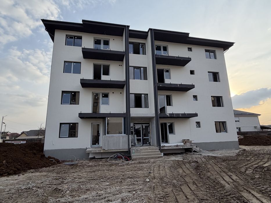 Vand Apartament 3 camere Dobroesti