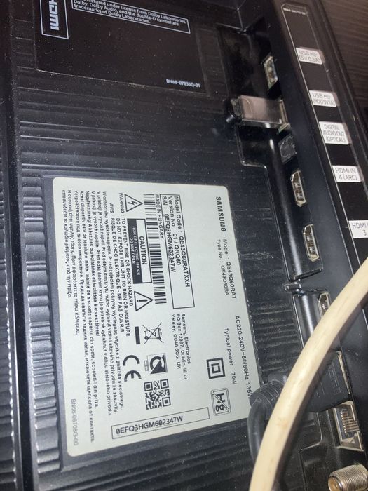 Продавам ТВ Samsung Qled  за 600 лв QE43Q60RAT нова  матрица