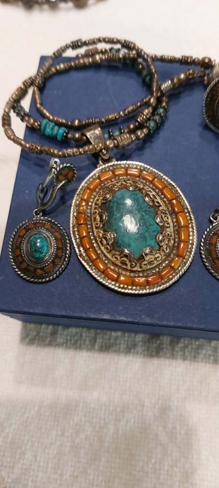 Продавам старинни бижута