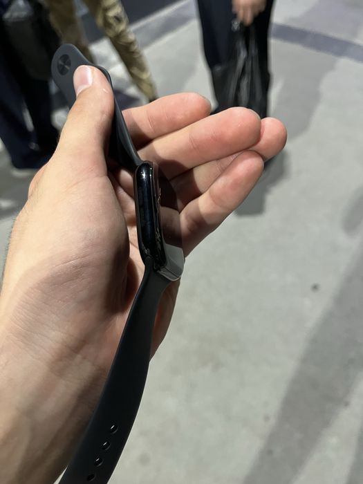 Apple watch 11/46