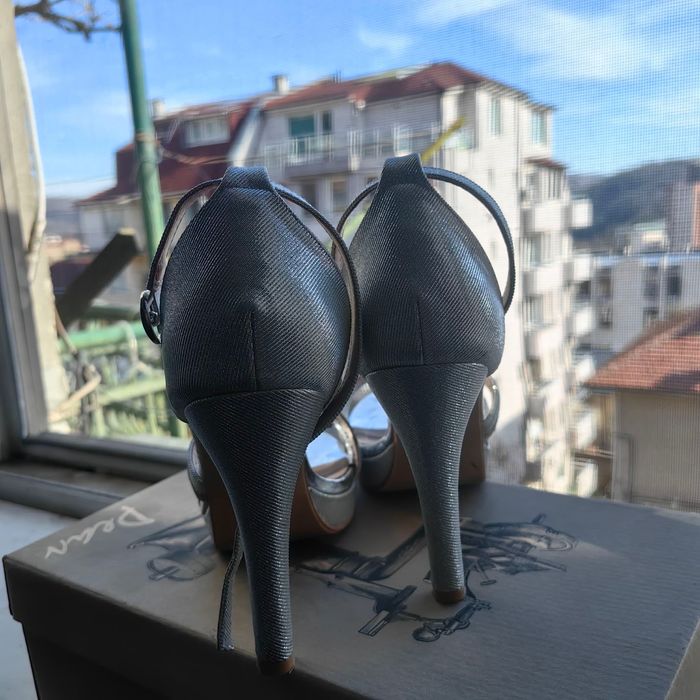 Продавам бална рокля