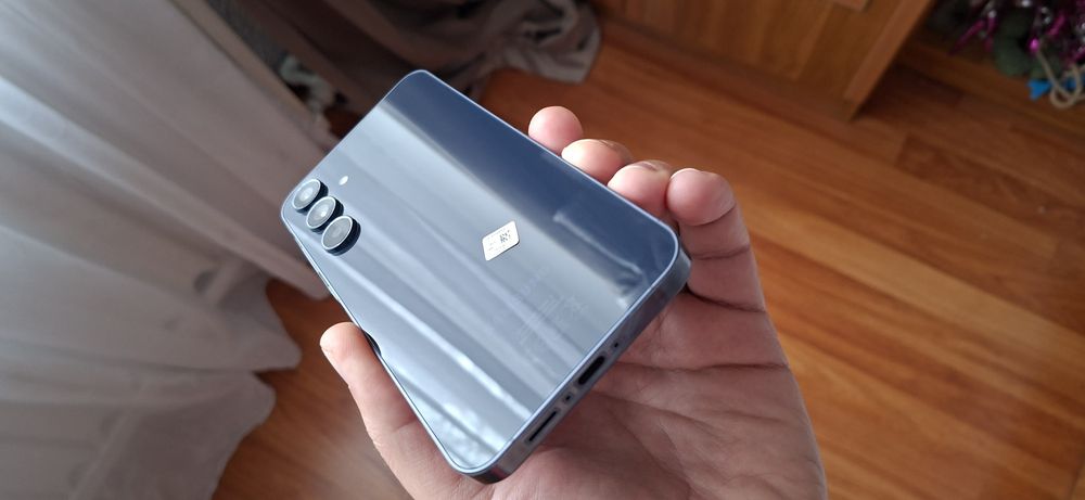 Samsung A55 in cutie