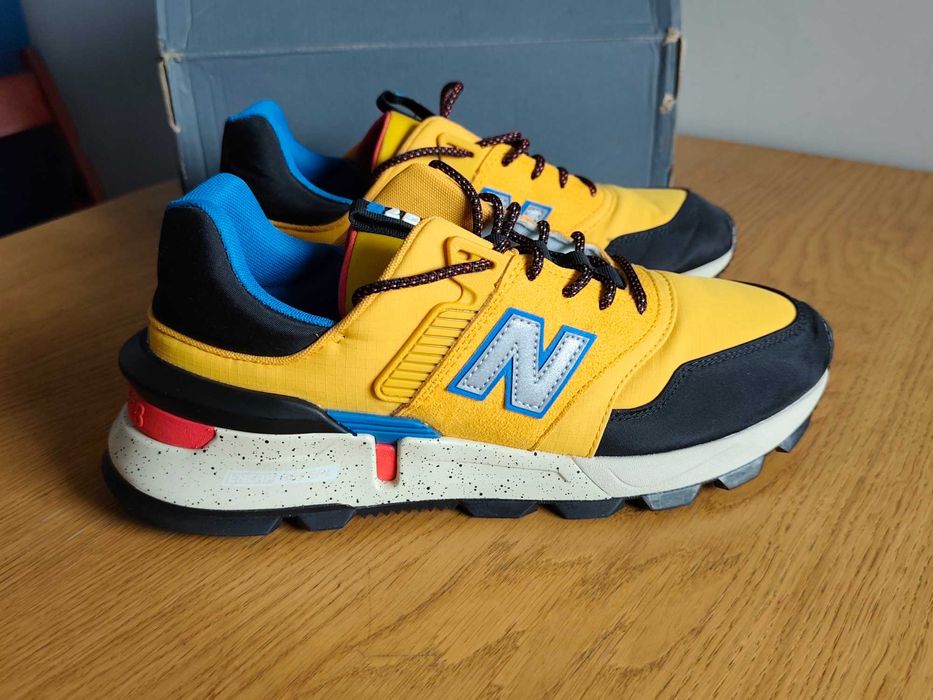 New Balance 997S Varsity Gold Black