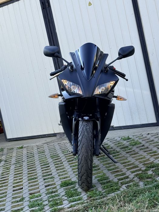 Yamaha YZF R125 (A1 16 ani )