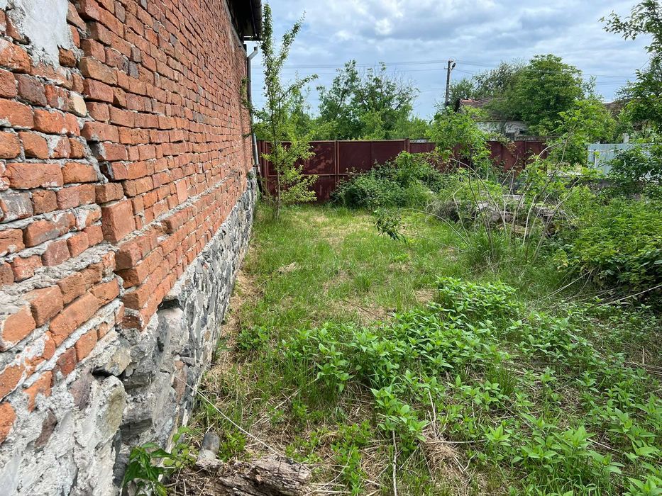 Vand Casa in Revetiș, judetul Arad, teren 2880 mp, fantanta + curent