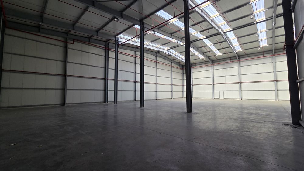 Давам под наем склад 1000кв.м.