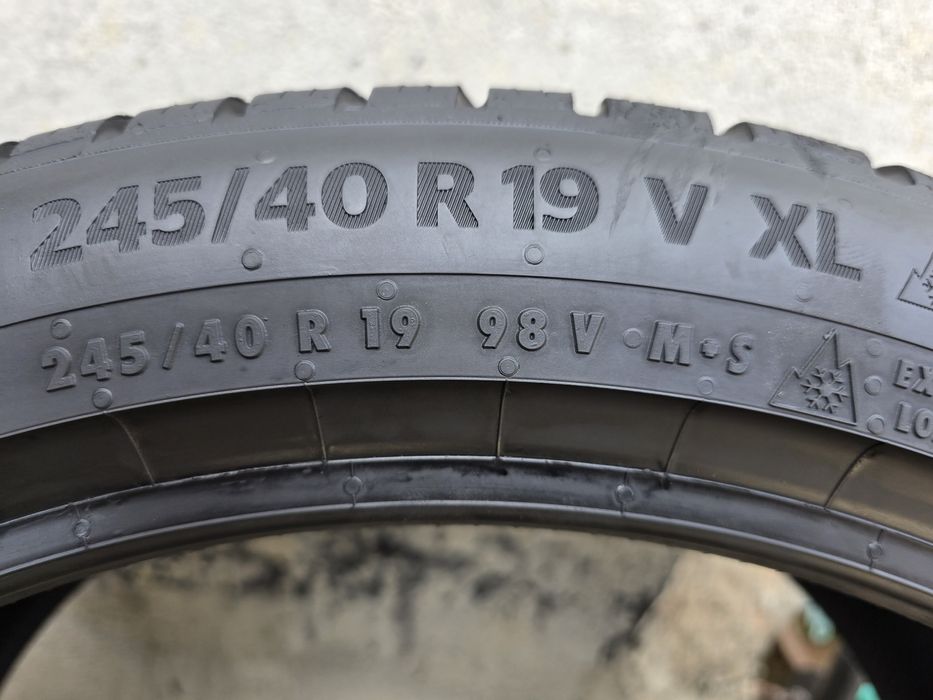 Vând două anvelope de iarna continental 245 40 19 dot 0825