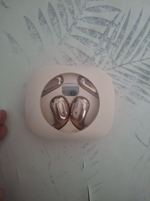 Продам наушники новые