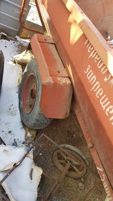 Motocultor cu remorcă