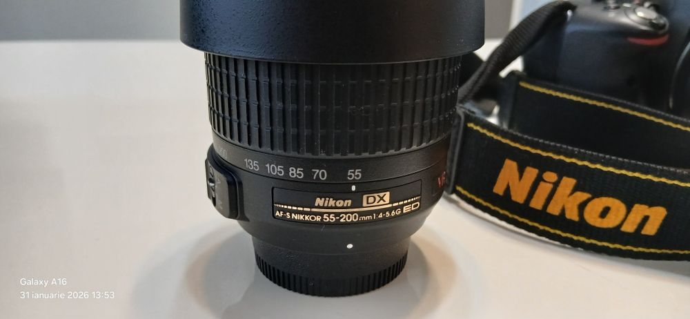 Vand aparat foto Nikon D5100 cu doua obiective