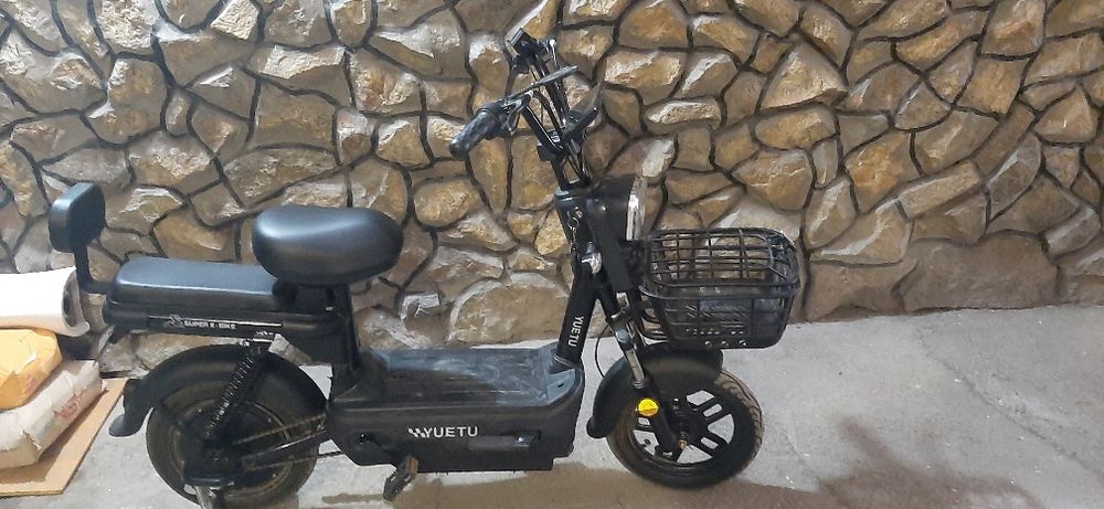 Электровилосипед с пидалеми