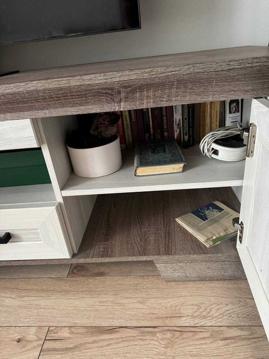 Тумба под телевизор