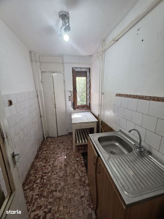 3 camere, Viziru 1 , etaj 2