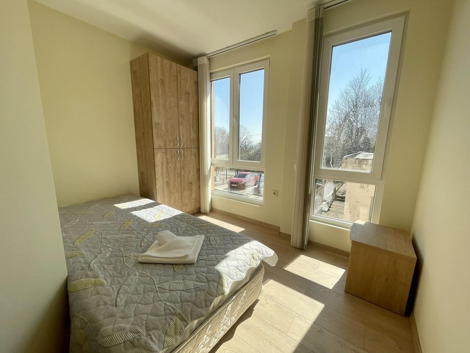 Двуетажна къща, под наем, м-т Ален мак