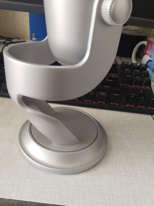 Микрофон Blue Yeti