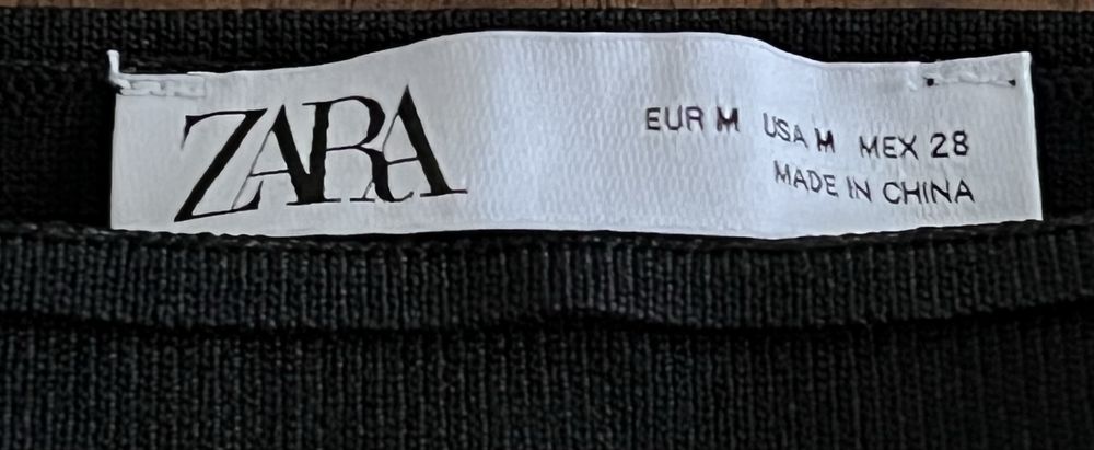Черна блуза Zara с тюлени ръкави (Размер M)