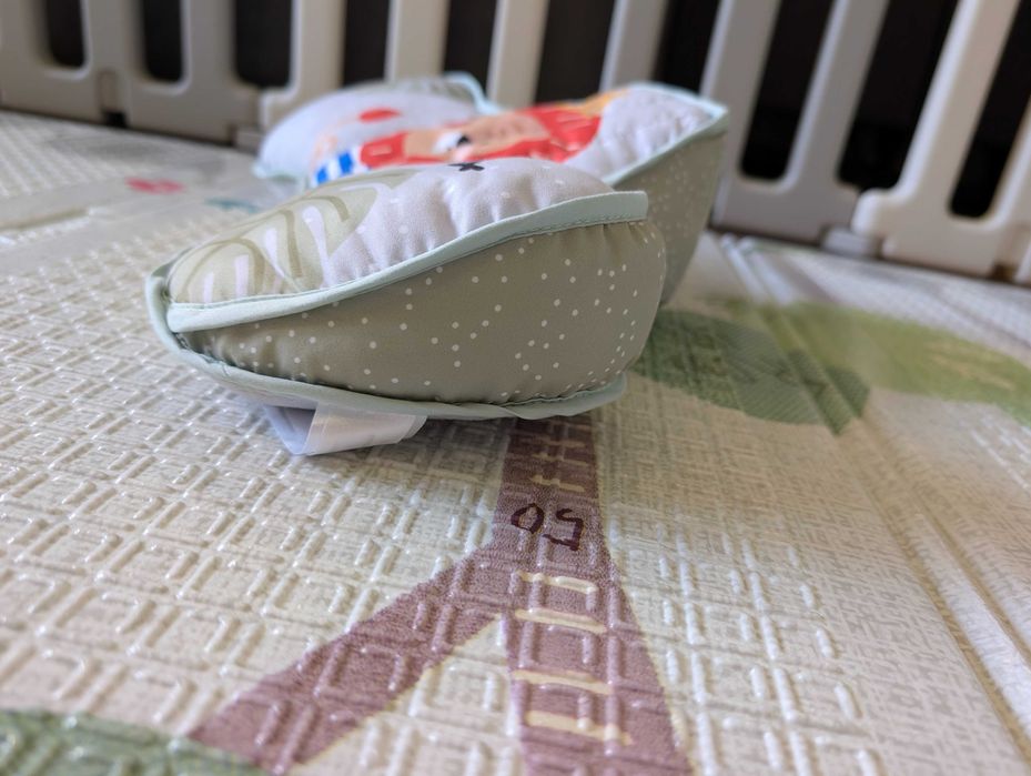 Възглавници за новородени Sevibebe и помощна за Tummy Time TafToys
