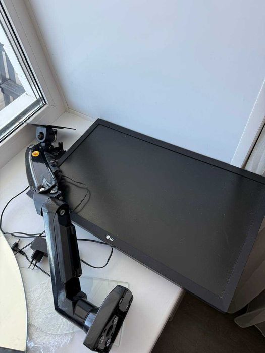 Монитор LG 23 дюйма