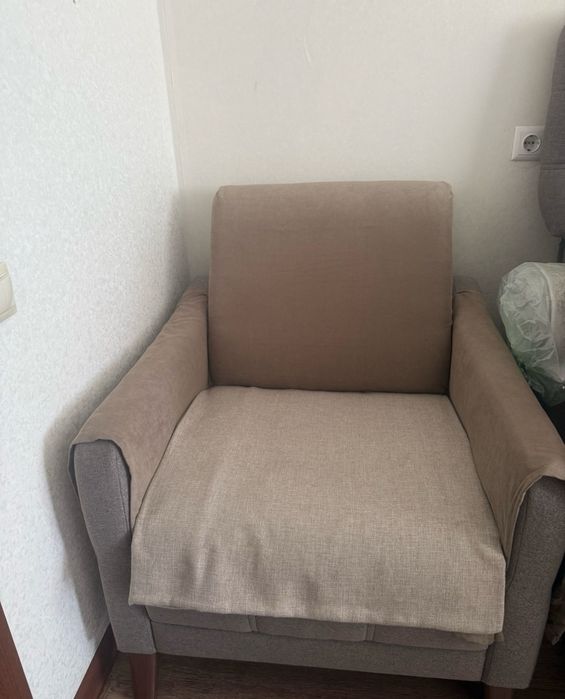 Кресло для гостиной