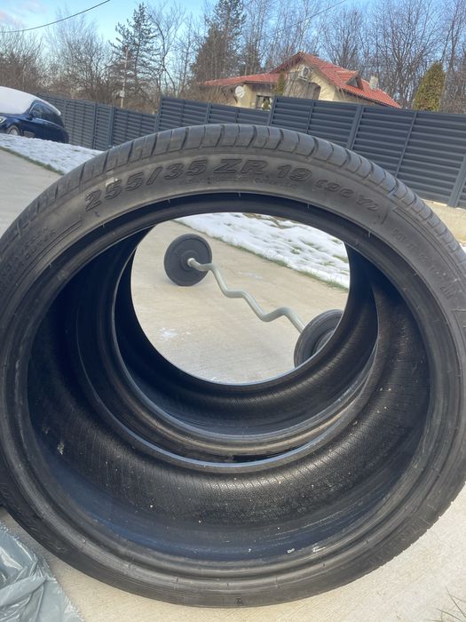Летни гуми Pirelli 255/35/19  4,5 мм