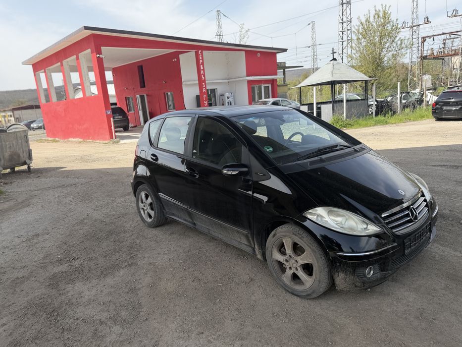 Мерцедес а200 ЦЯЛА ЗА ЧАСТИ