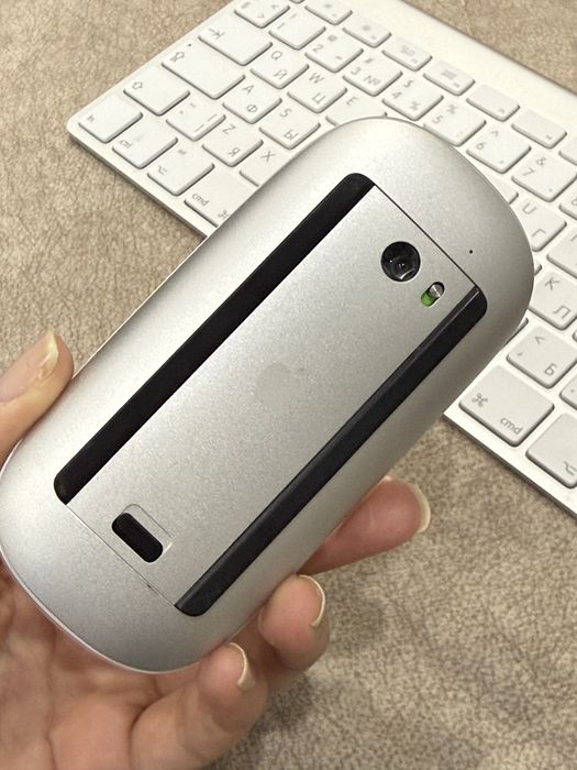 Клавиатура и мышь Apple