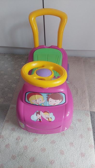 Vand jucărie mașinuța