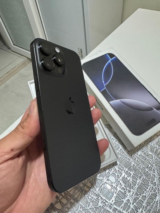 Iphone 16 PRO MAX baterie 92% exact ca NOU