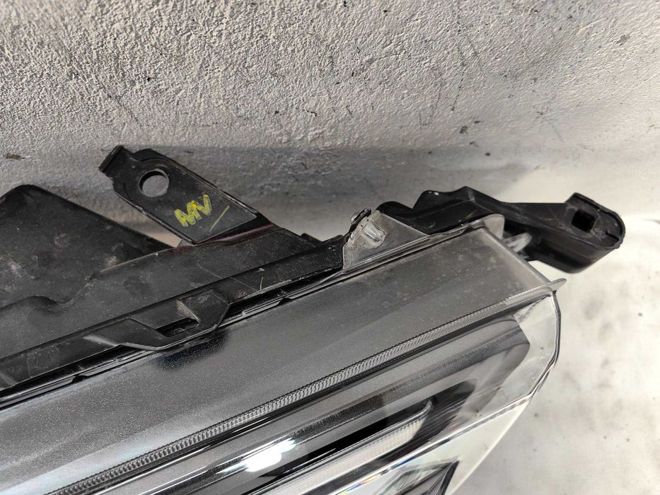 Оригинален фар Тойота  Toyota Hilux Full Led