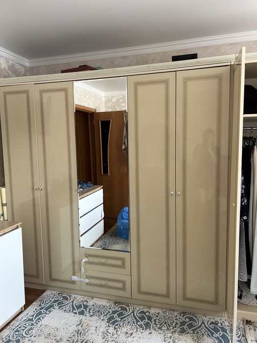 Продам 2 одинаковых шкафа