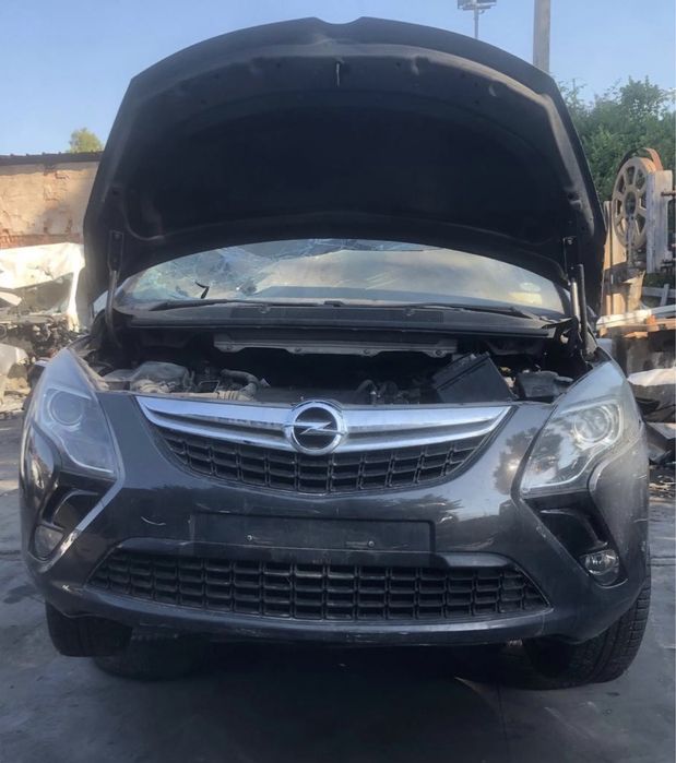 Piese Opel Zafira C 1.6B CNG. 2014 Volan stinga.
