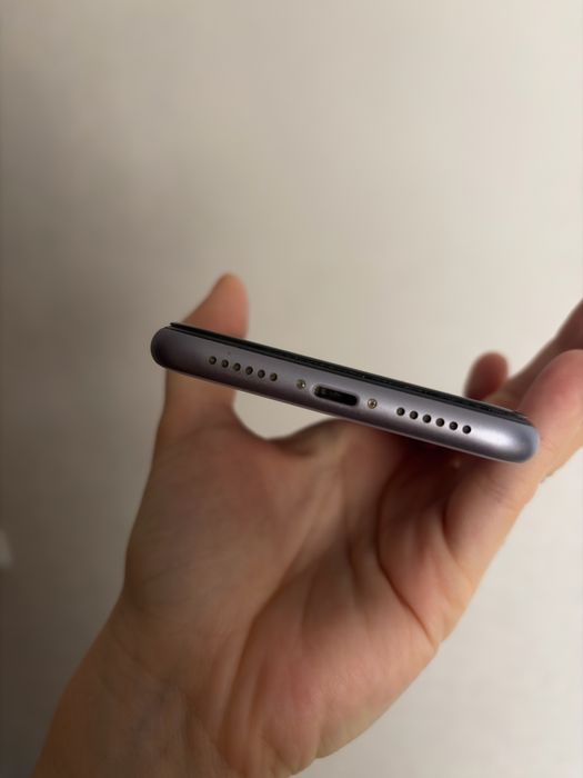Iphone 11 б/у в хорошем состоянии