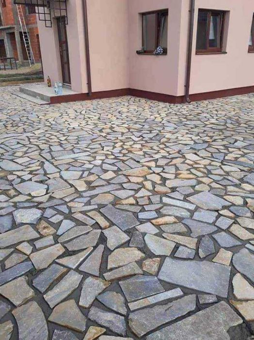 Piatră Naturală de Munte – Aspect Autentic pentru Curte și Grădină