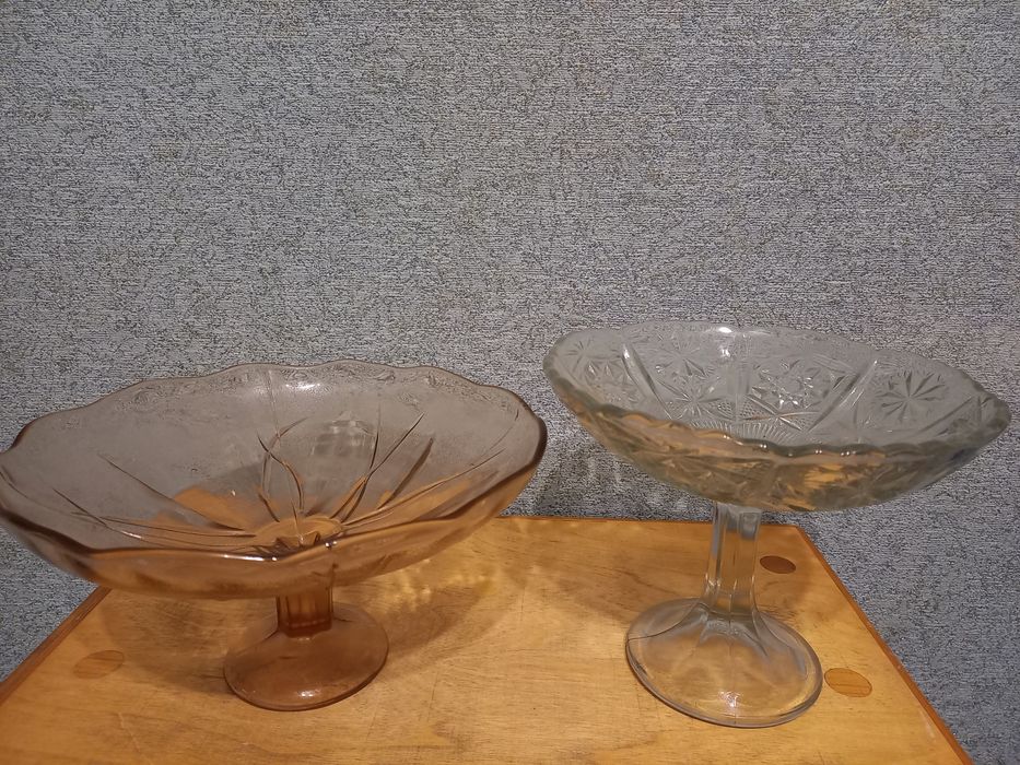 Продаются хрустальные вазы.