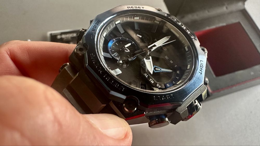 Часовник CASIO G-SHOCK MTG-B2000B-1A2ER Гаранция