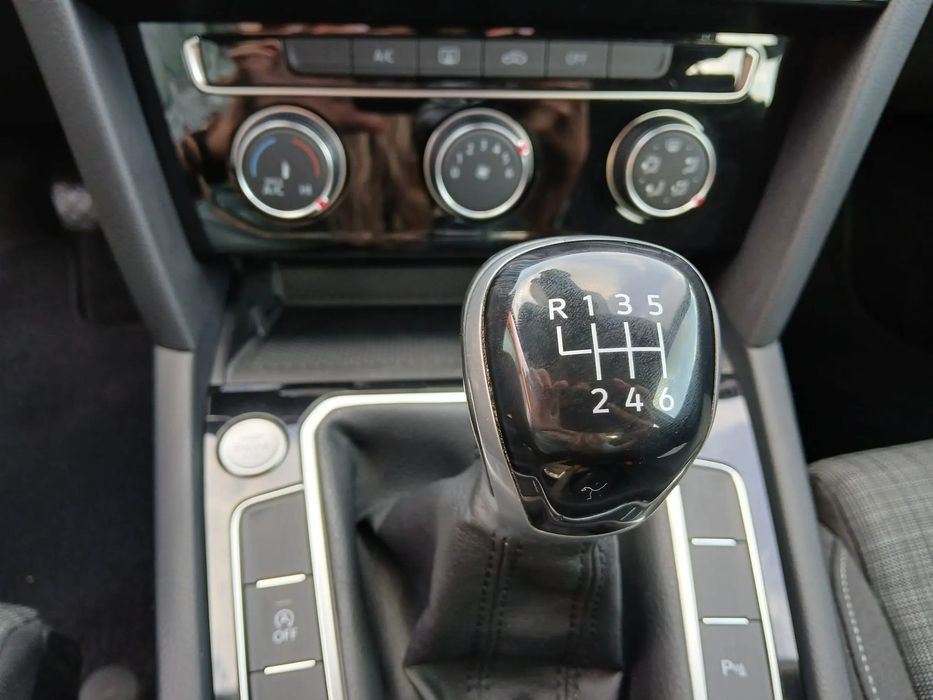Volkswagen Passat Unic proprietar - Km 100% reali - TVA deductibil