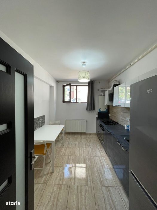 Demisol inalt luminos si uscat | Proprietar | 60 mp | Păcii - Sector 6