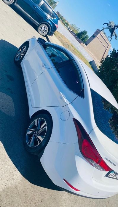 Продам Hyundai Elantra 2014• 1.6 AT