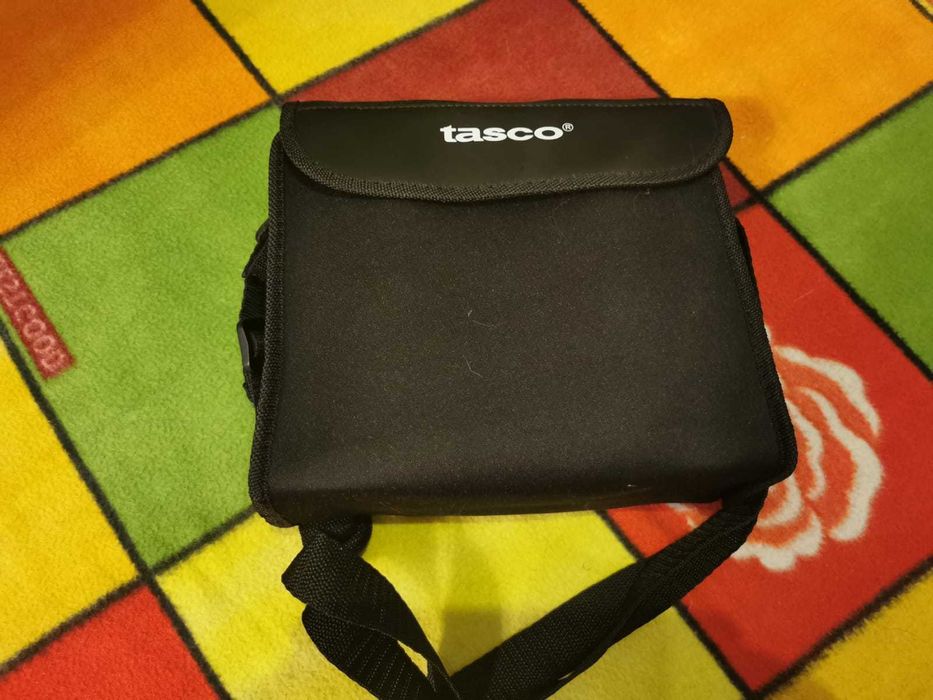 Бинокль TASCO Essential 10х50