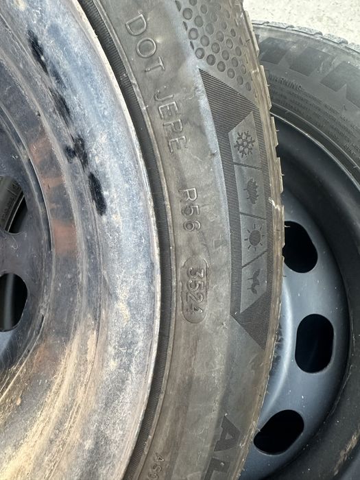 Set 4 anvelope all season 195 / 50 R15 si jante Ford Fiesta