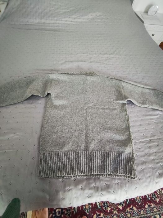 Pulover din lâniță lucrat manual