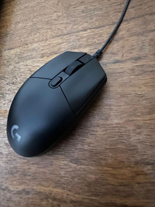 Мышька Logitech g 102