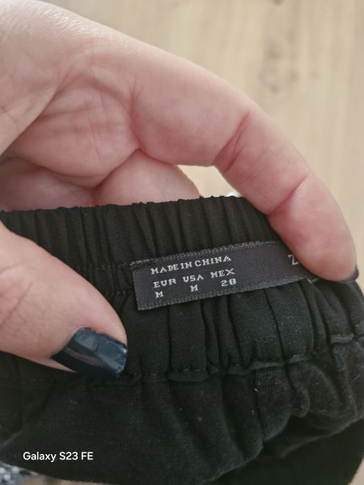 Pantaloni scurti Zara