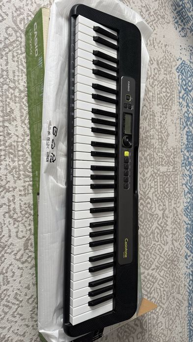 Продам синтезатор